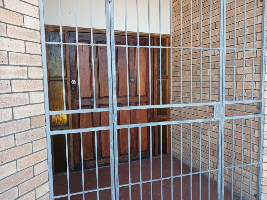 3 Bedroom Property for Sale in Stilbaai Wes Western Cape